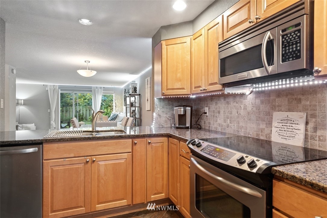 7606 201st Street Southwest, Unit F Edmonds, WA 98026 - Photo 8 of 17 Gallery Image 8