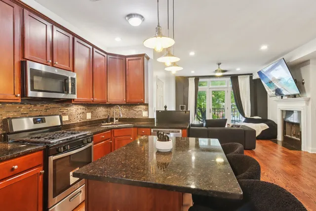 $269,900 | 4145 South Wabash Avenue, Unit 1N, Chicago, IL 60653