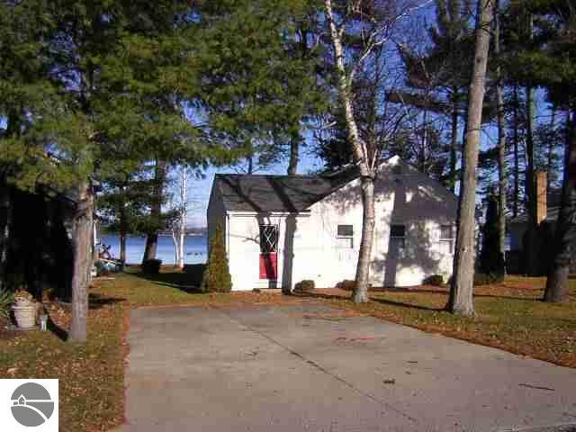14490 Williams Road Elk Rapids, MI 49629 - Photo 3 of 13 1732710-2.JPG