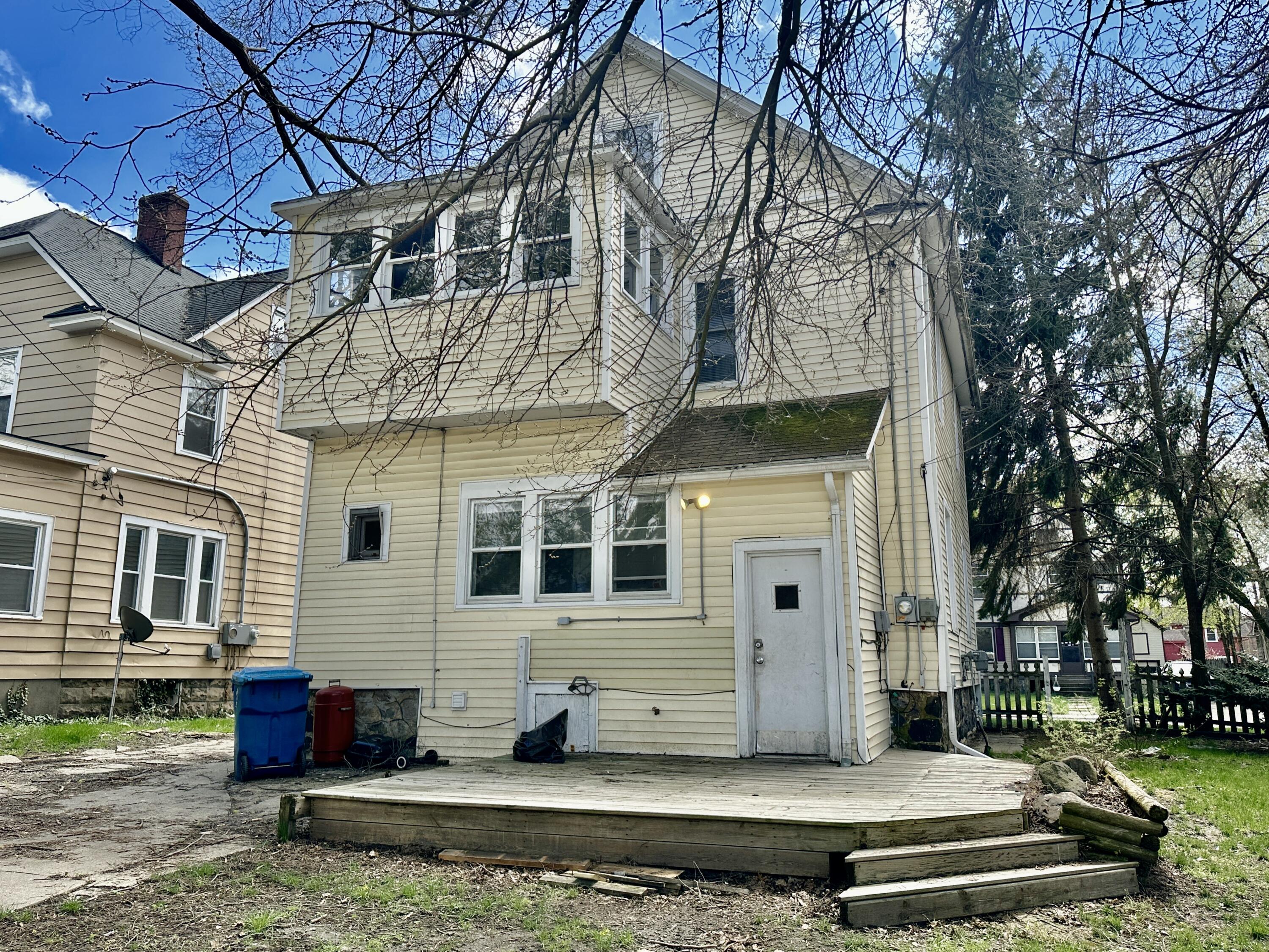 823 Reed Avenue Kalamazoo, MI 49001 - Photo 2 of 25 EBB2586F-F220-4F1E-B125-6C06B27ACF43