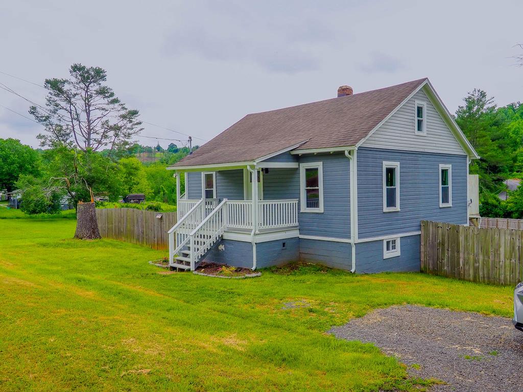 17 Old Quaker Road Galax, VA 24333 - Photo 1 of 28 Gallery Image 1