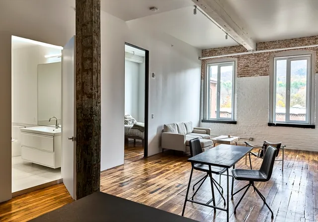 $2,400 | 520 State Road, Unit 205, North Adams, MA 01247