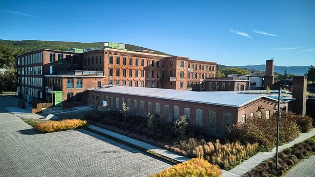 $2,400 | 520 State Road, Unit 205, North Adams, MA 01247