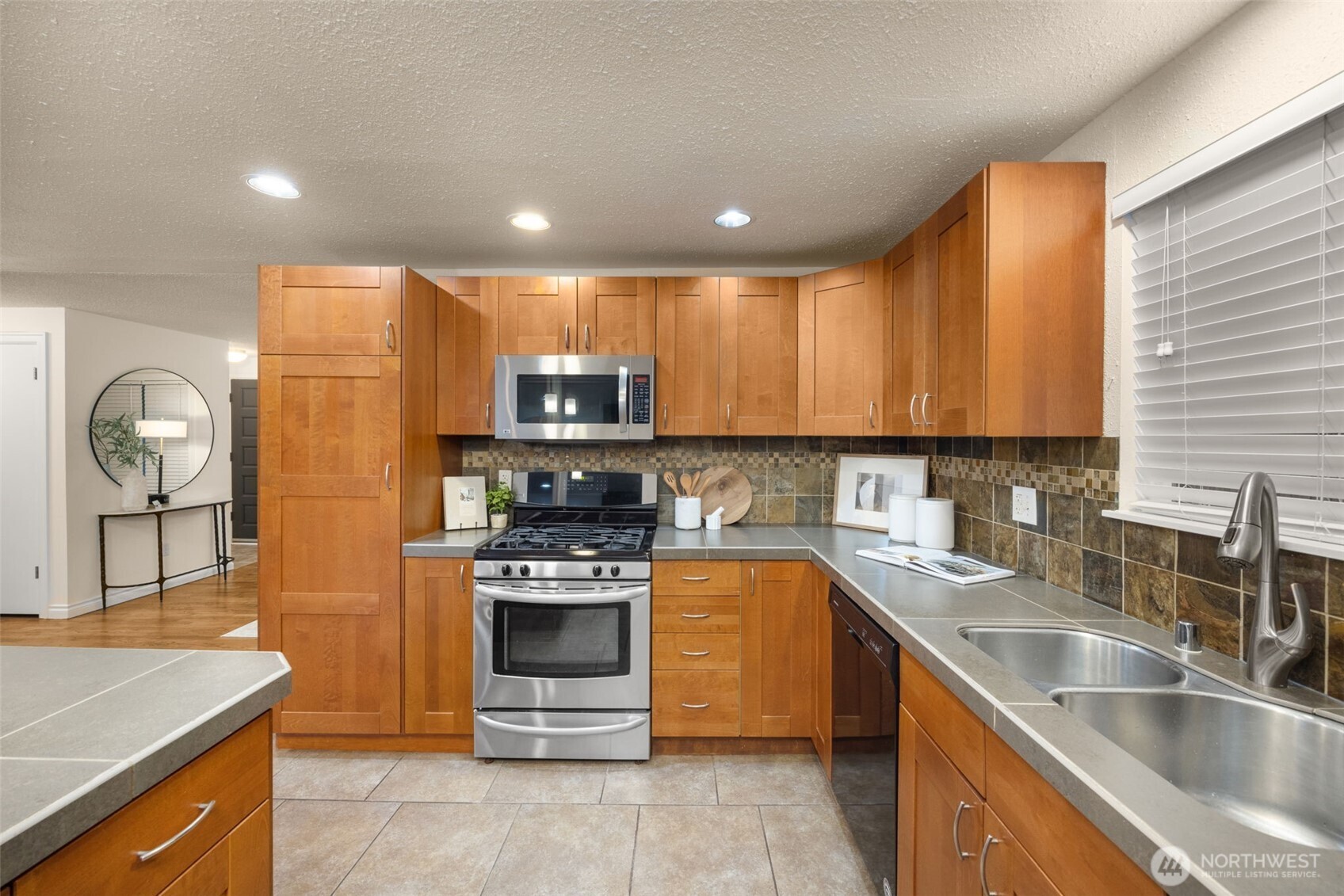 12621 156th Avenue Southeast Renton, WA 98059 - Photo 9 of 40 Gallery Image 9