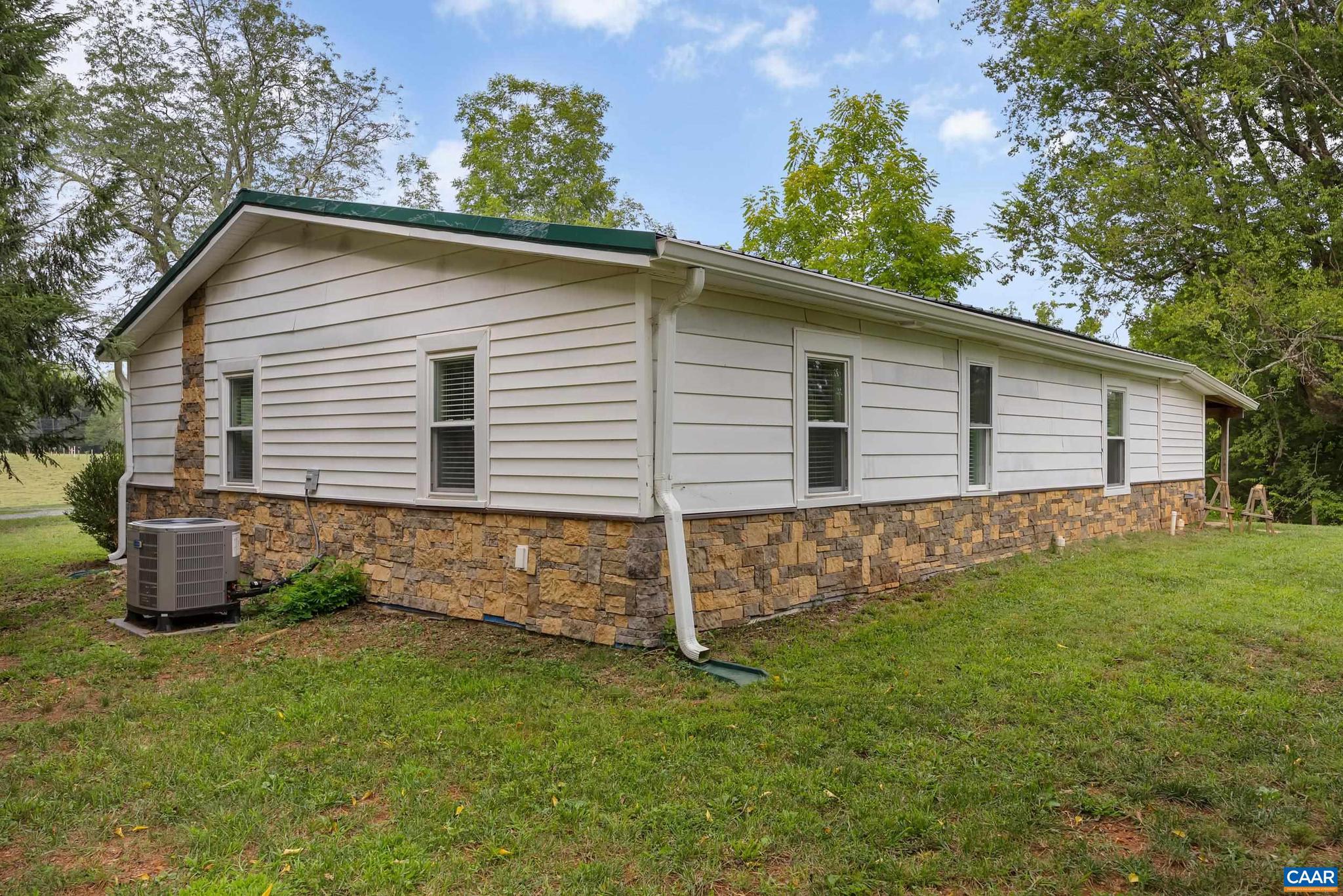 5773 Community House Road Columbia, VA 23038 - Photo 25 of 32
