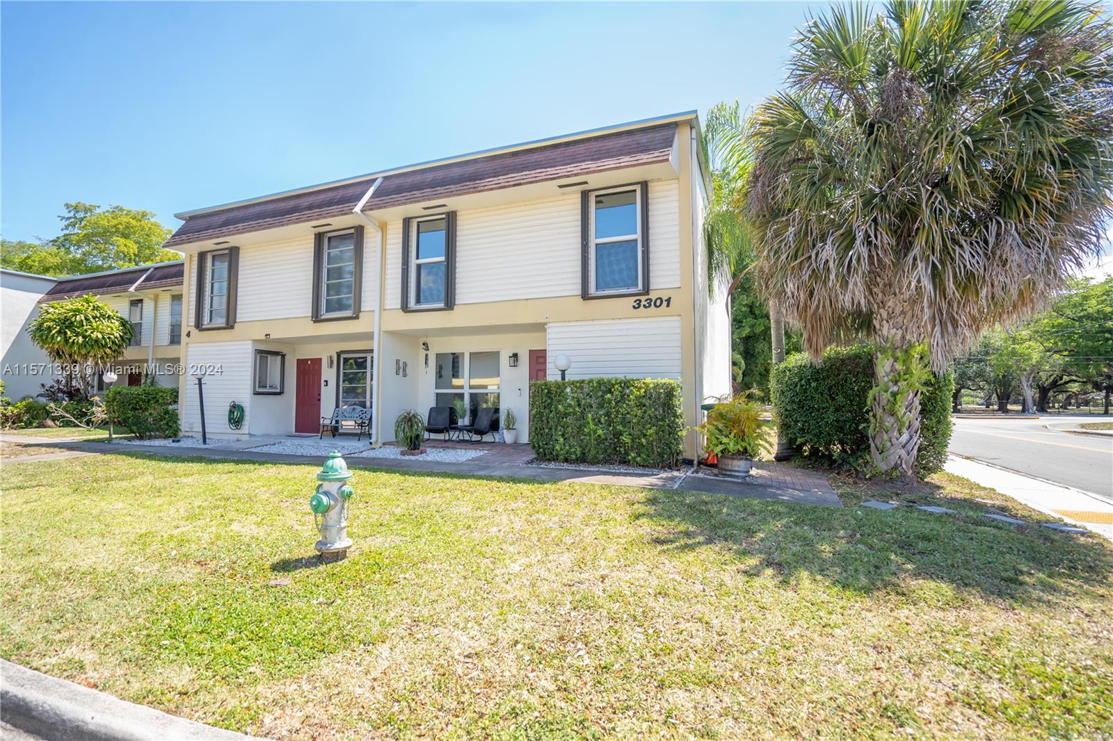 3301 Raleigh Street, Unit 4F Hollywood, FL 33021 - Photo 1 of 25 Gallery Image 1
