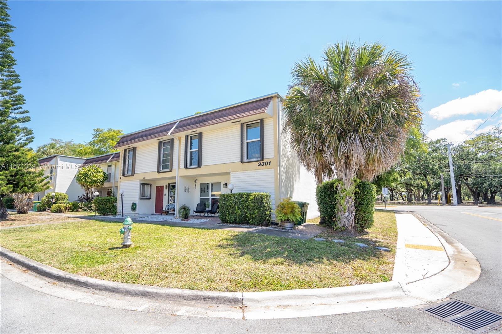 3301 Raleigh Street, Unit 4F Hollywood, FL 33021 - Photo 2 of 25 Gallery Image 2