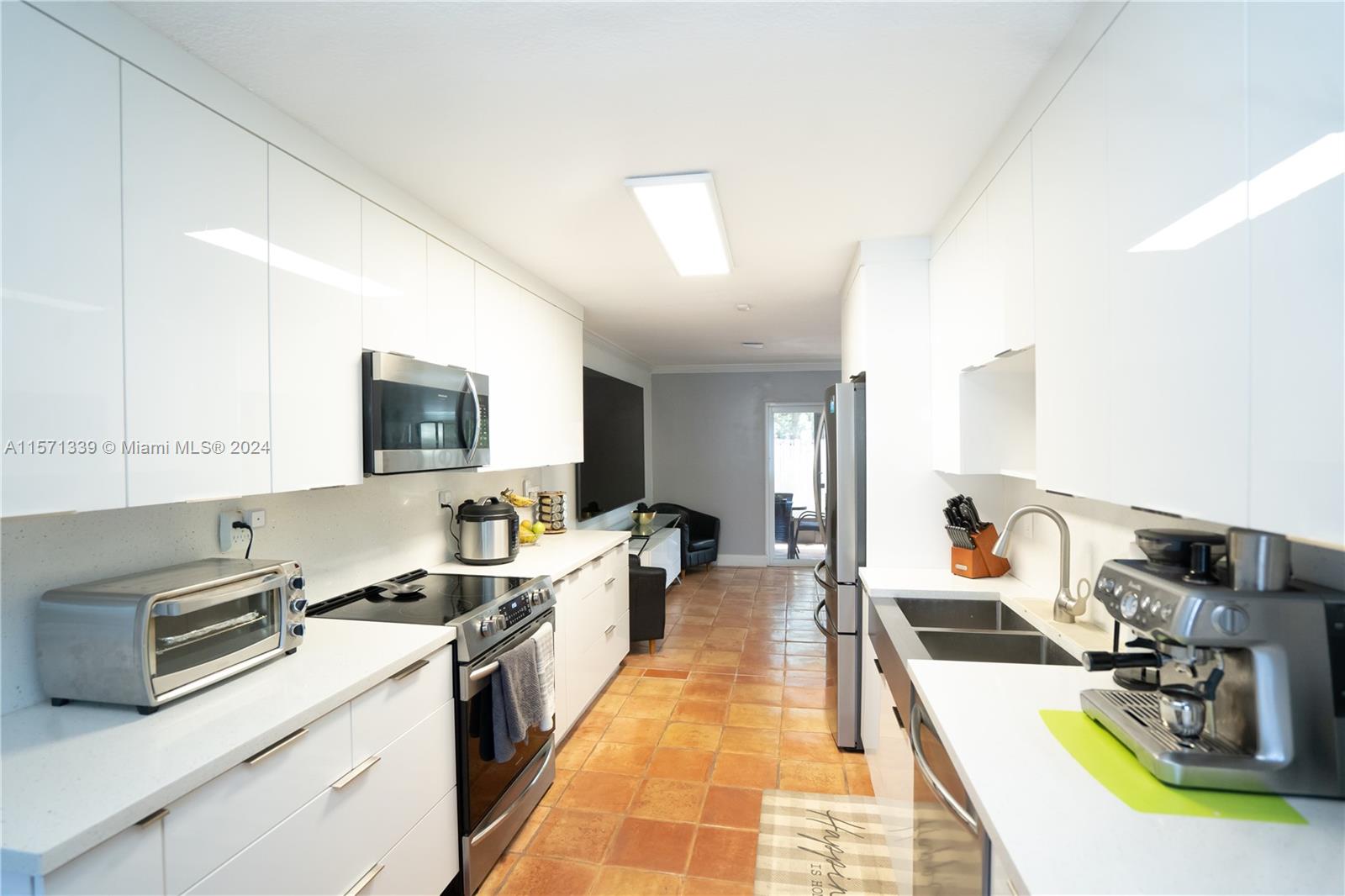 3301 Raleigh Street, Unit 4F Hollywood, FL 33021 - Photo 4 of 25 Gallery Image 4