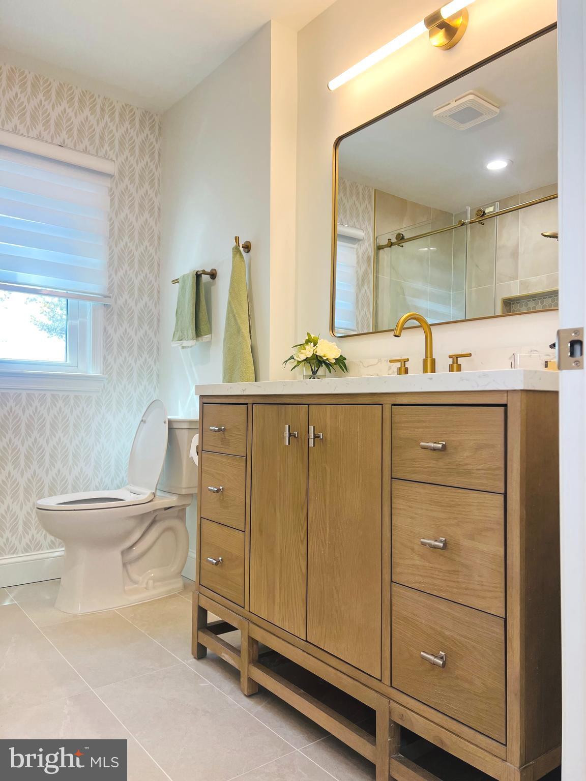 8802 2nd Avenue Silver Spring, MD 20910 - Photo 36 of 60 Suite Bath