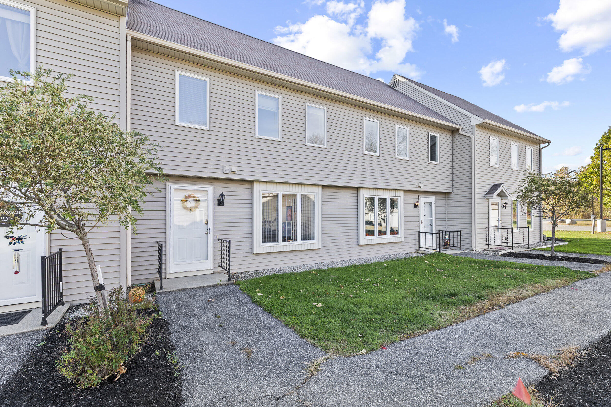 280 Longfellow Street, Unit 9 Westbrook, ME 04092 - Photo 3 of 29 280 longfellow st, westbrook003