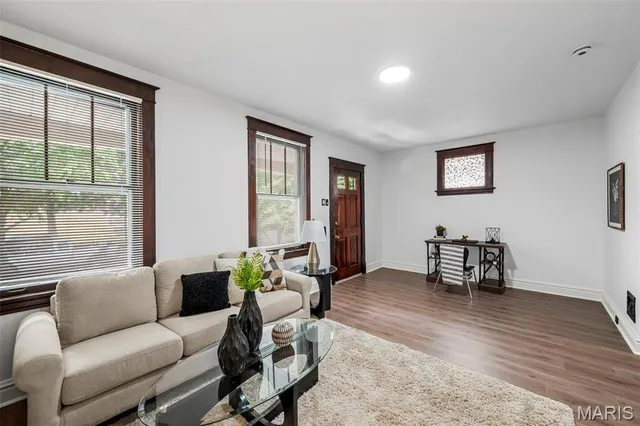 $264,000 | 4989 Odell Street, St. Louis, MO 63139