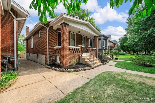 $264,000 | 4989 Odell Street, St. Louis, MO 63139