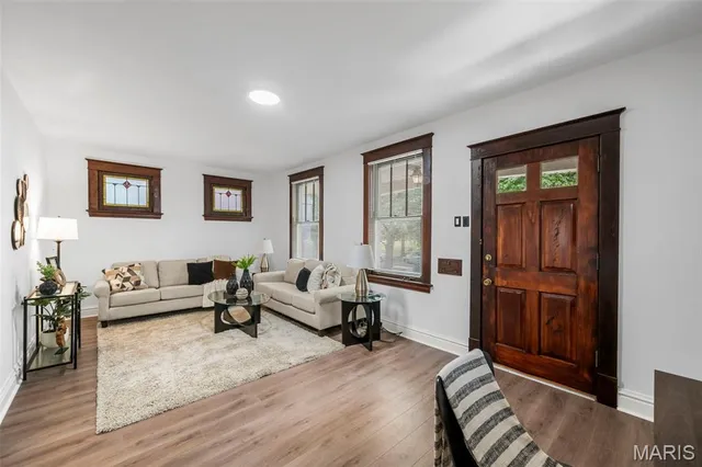 $264,000 | 4989 Odell Street, St. Louis, MO 63139