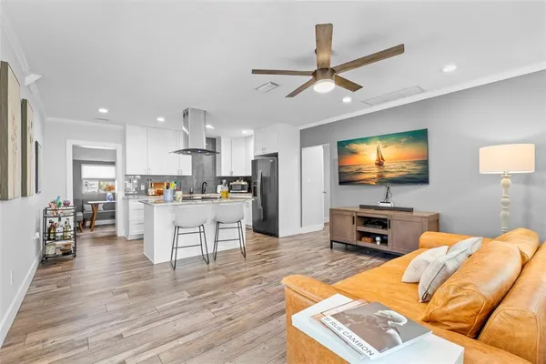 $3,600 | 3501 Boca Ciega Drive North, St. Petersburg, FL 33710