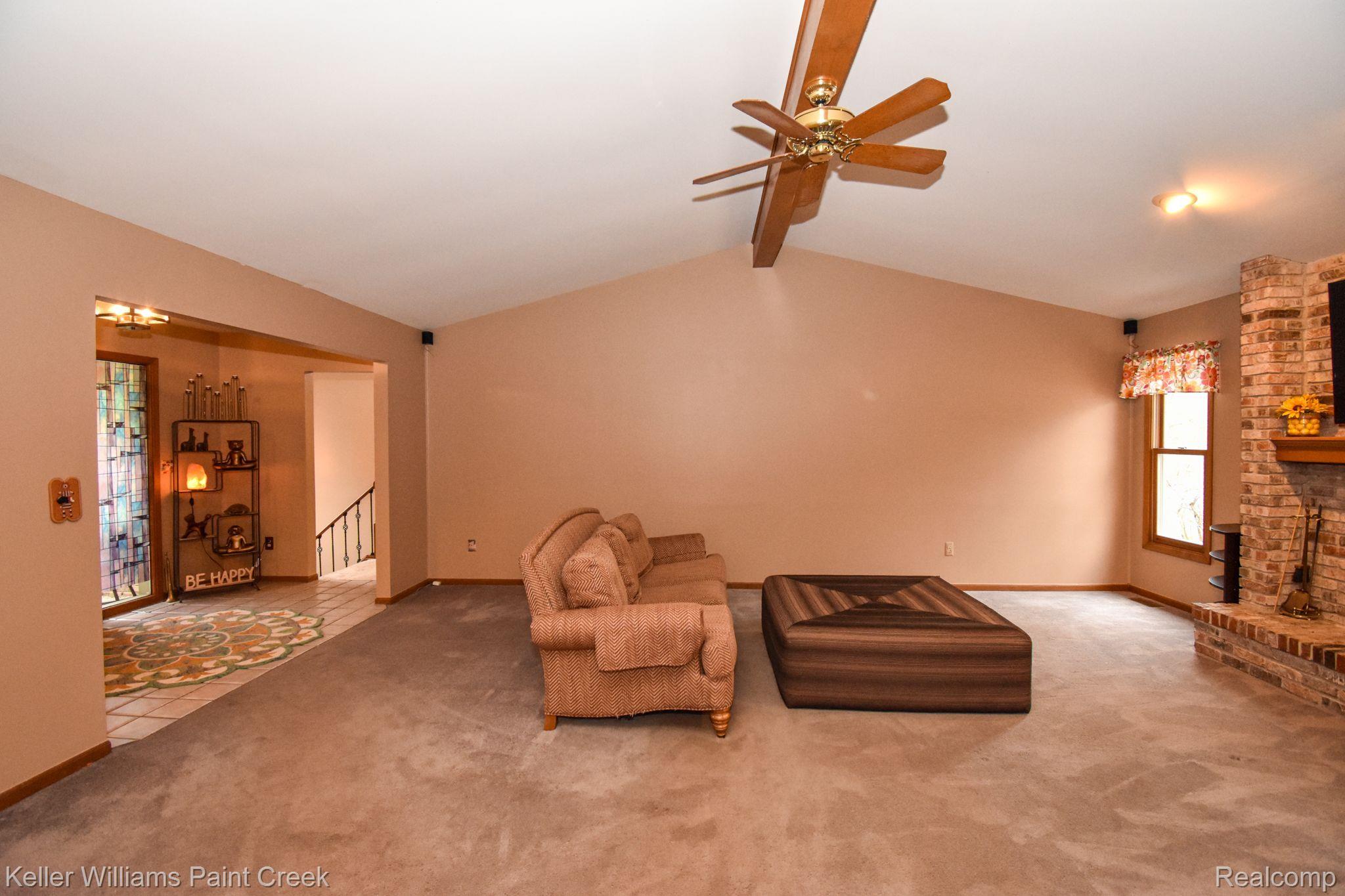 8057 Ranch Estates Road Clarkston, MI 48348 - Photo 11 of 90 Living room