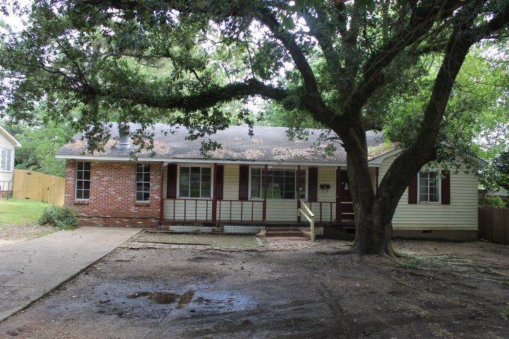 904 Raymond Road Jackson, MS 39204 - Photo 1 of 12 Photo 1