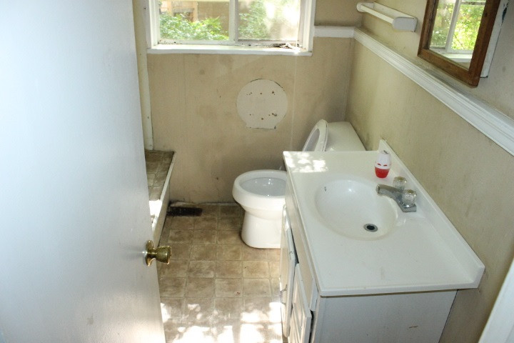 904 Raymond Road Jackson, MS 39204 - Photo 4 of 12 Photo 4