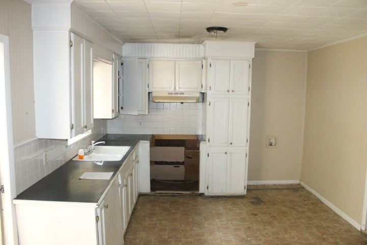 904 Raymond Road Jackson, MS 39204 - Photo 7 of 12 Photo 7