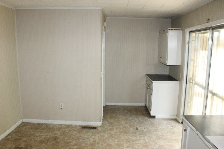 904 Raymond Road Jackson, MS 39204 - Photo 8 of 12 Photo 8