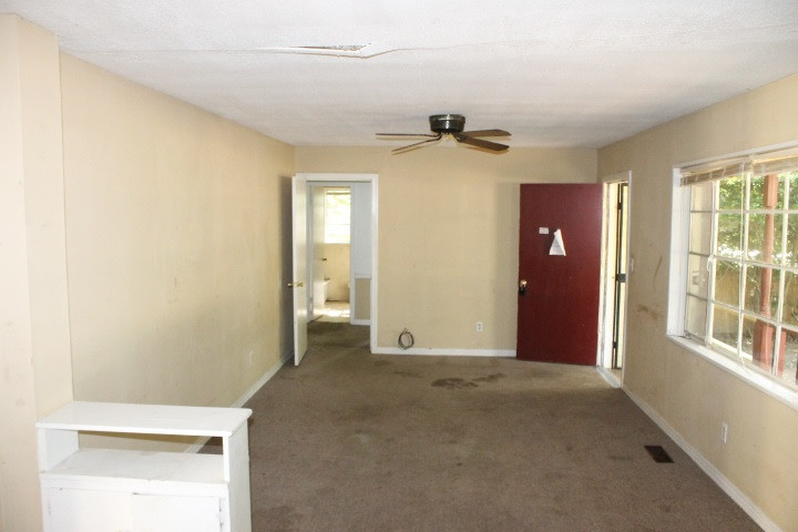 904 Raymond Road Jackson, MS 39204 - Photo 10 of 12 Photo 10