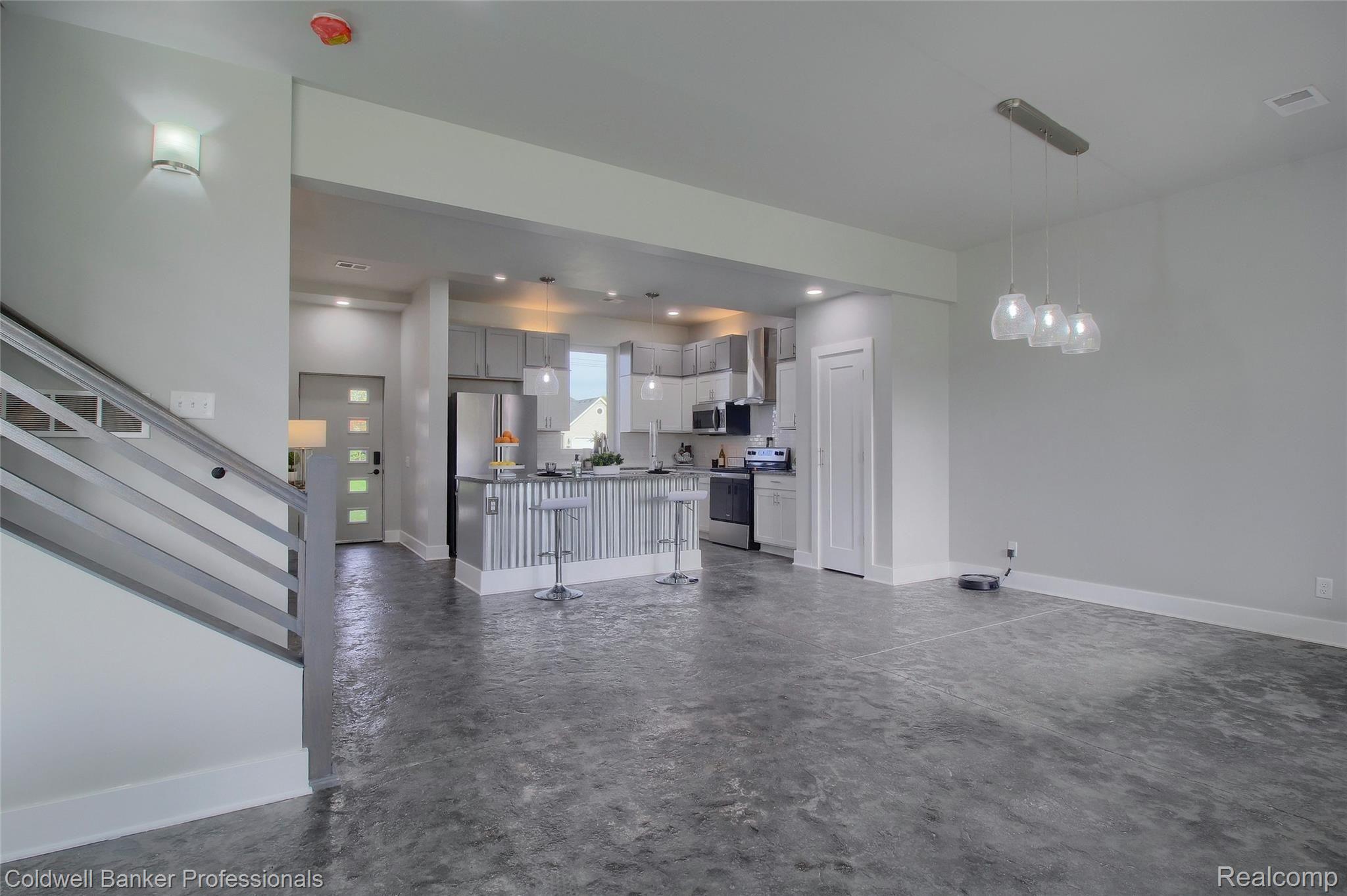 4250 Brest Road Newport, MI 48166 - Photo 8 of 32 8-Dining-Room-2nd-View.jpg