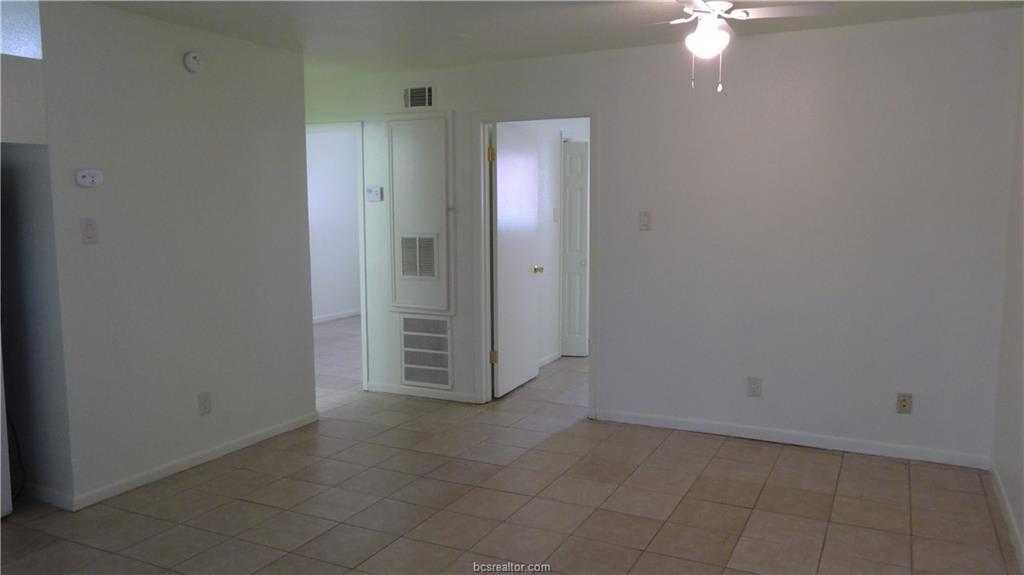 510 Avondale Avenue, Unit 7 Bryan, TX 77802 - Photo 3 of 12