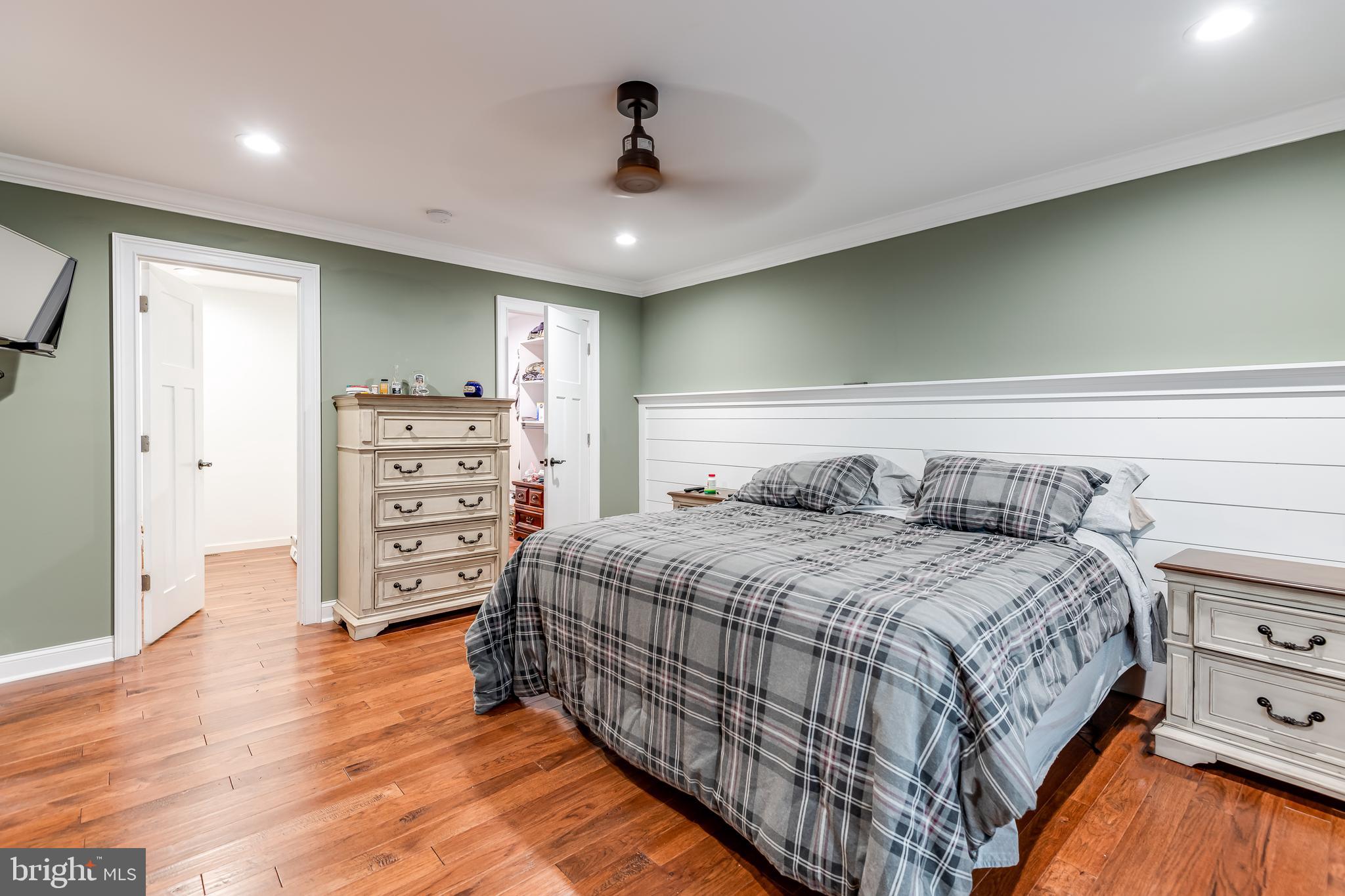 20 Ridge Road Southampton, NJ 08088 - Photo 19 of 44 Primary Bedroom w/Two Walk-in Closets