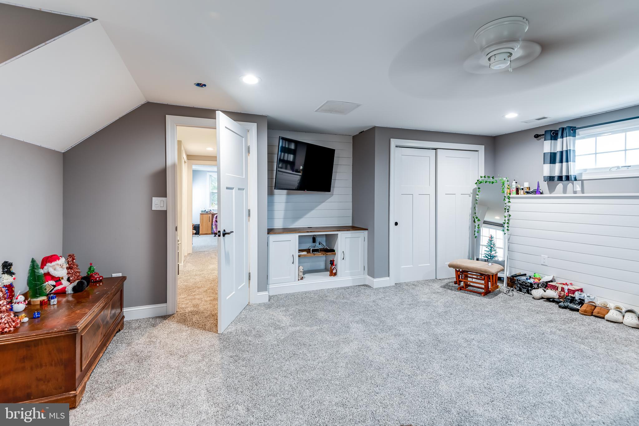 20 Ridge Road Southampton, NJ 08088 - Photo 24 of 44 Space Galore