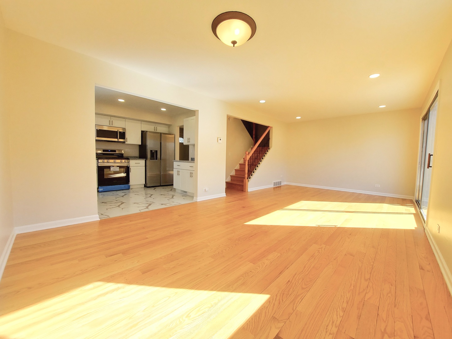 221 Monroe Road Bolingbrook, IL 60440 - Photo 4 of 11 Gallery Image 4