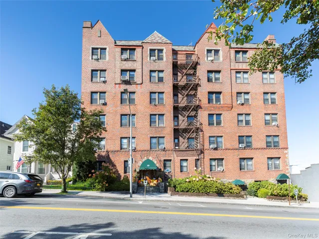 $299,900 | 19 South Broadway, Unit 4A, Tarrytown, NY 10591