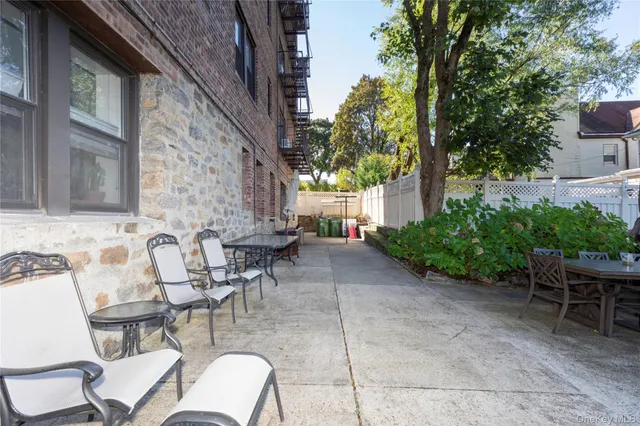 $299,900 | 19 South Broadway, Unit 4A, Tarrytown, NY 10591