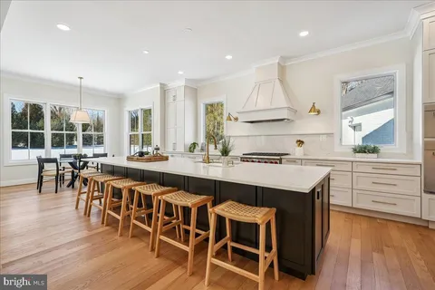 $2,995,000 | 10700 Alloway Drive, Potomac, MD 20854