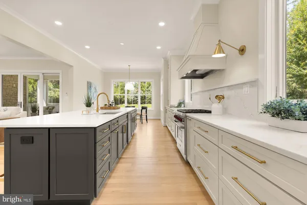 $2,895,000 | 10700 Alloway Drive, Potomac, MD 20854