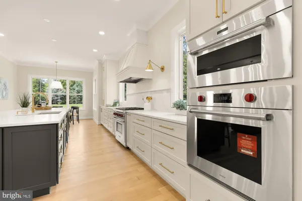 $2,895,000 | 10700 Alloway Drive, Potomac, MD 20854