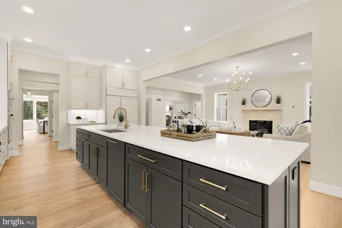 $2,995,000 | 10700 Alloway Drive, Potomac, MD 20854