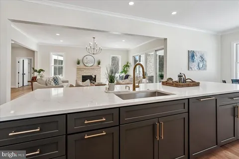 $2,995,000 | 10700 Alloway Drive, Potomac, MD 20854