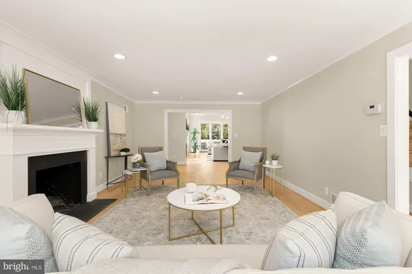 $2,895,000 | 10700 Alloway Drive, Potomac, MD 20854