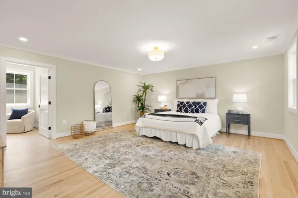 $2,895,000 | 10700 Alloway Drive, Potomac, MD 20854