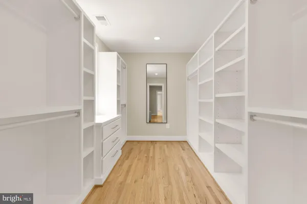 $2,895,000 | 10700 Alloway Drive, Potomac, MD 20854