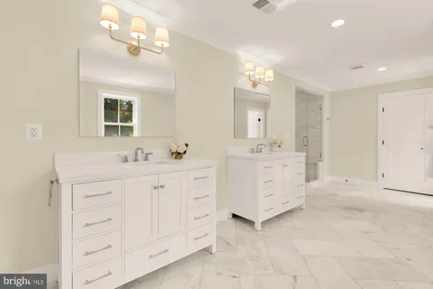 $2,995,000 | 10700 Alloway Drive, Potomac, MD 20854