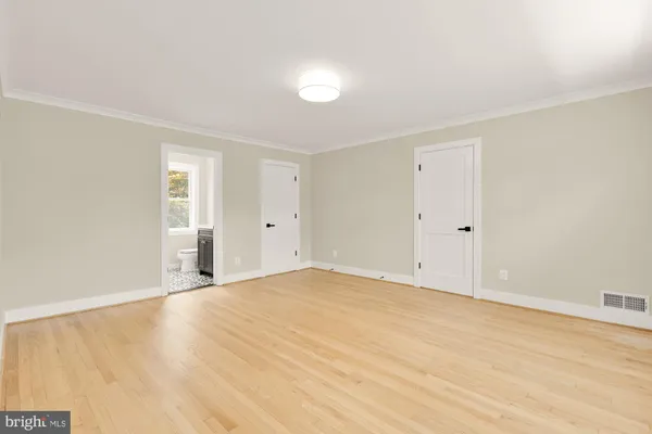 $2,895,000 | 10700 Alloway Drive, Potomac, MD 20854