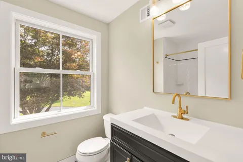 $2,995,000 | 10700 Alloway Drive, Potomac, MD 20854