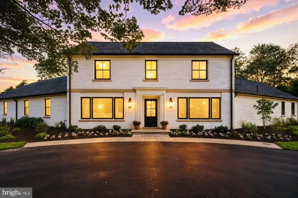 $2,895,000 | 10700 Alloway Drive, Potomac, MD 20854