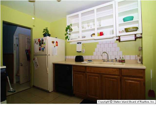 132 Roe Street Staten Island, NY 10310 - Photo 6 of 20 Additional Photo