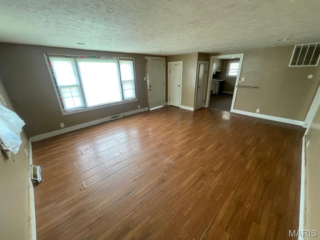 4012 Highway 16 Litchfield, IL 62056 - Photo 5 of 19