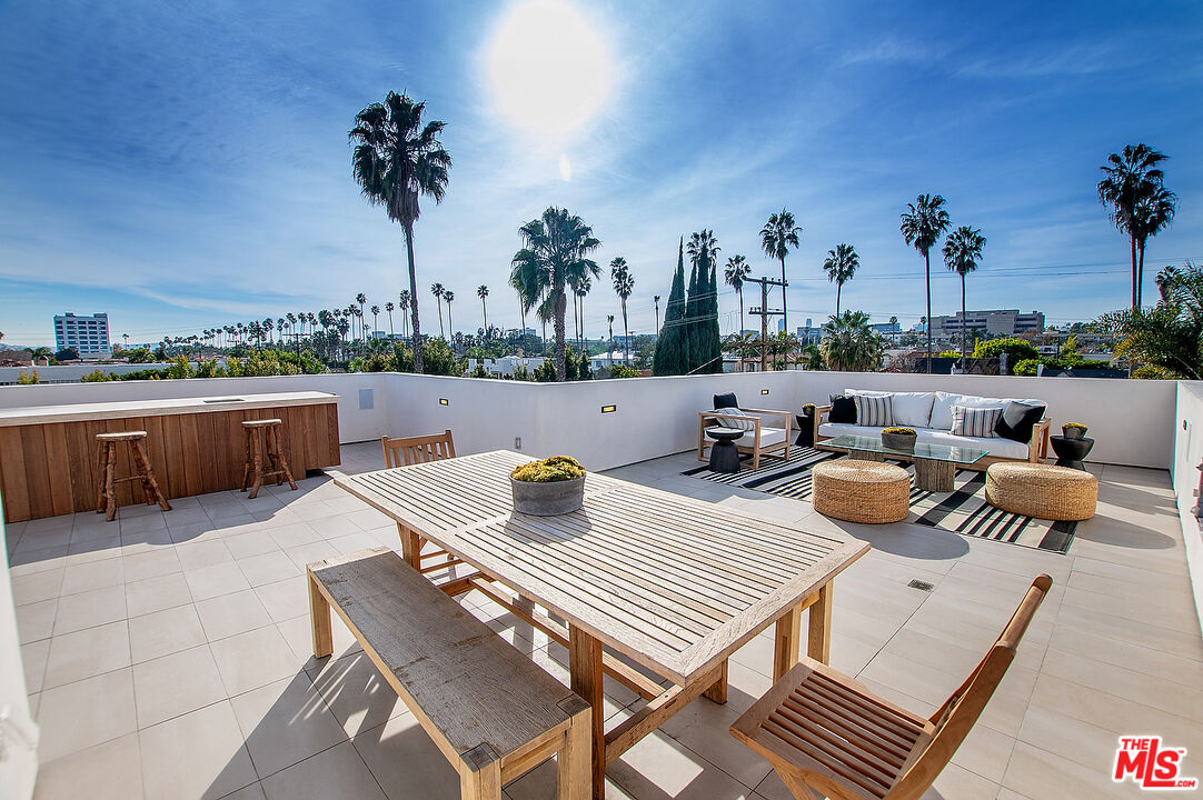 8566 Colgate Avenue Los Angeles, CA 90048 - Photo 21 of 22 a outdoor space with furniture