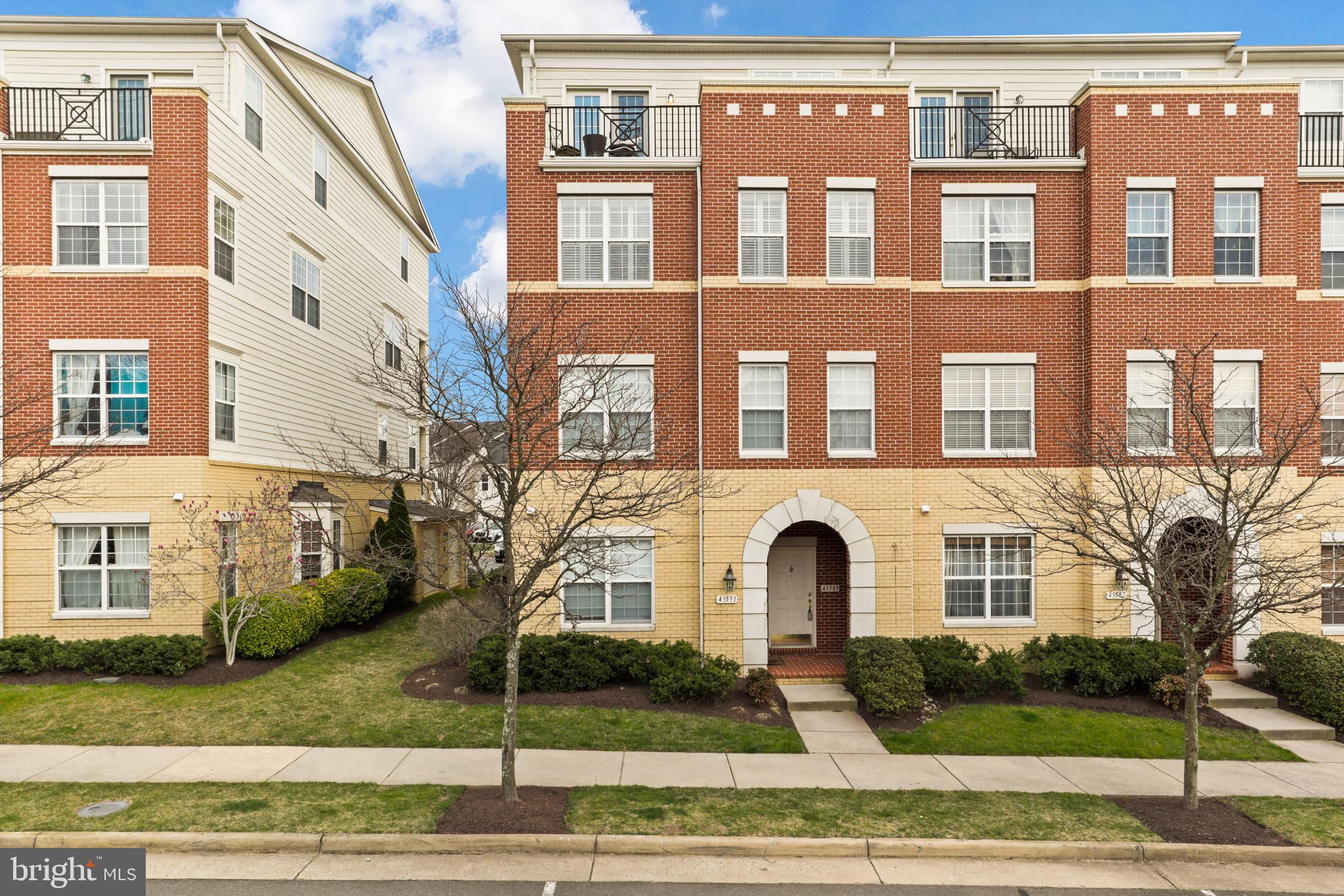 43589 McDowell Square Leesburg, VA 20176 - Photo 2 of 47