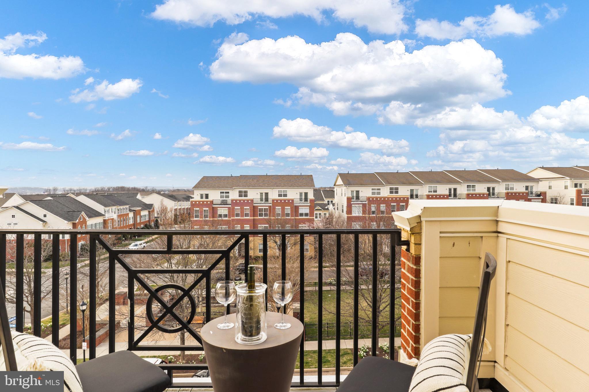 43589 McDowell Square Leesburg, VA 20176 - Photo 38 of 47 Deck off Primary Bedroom