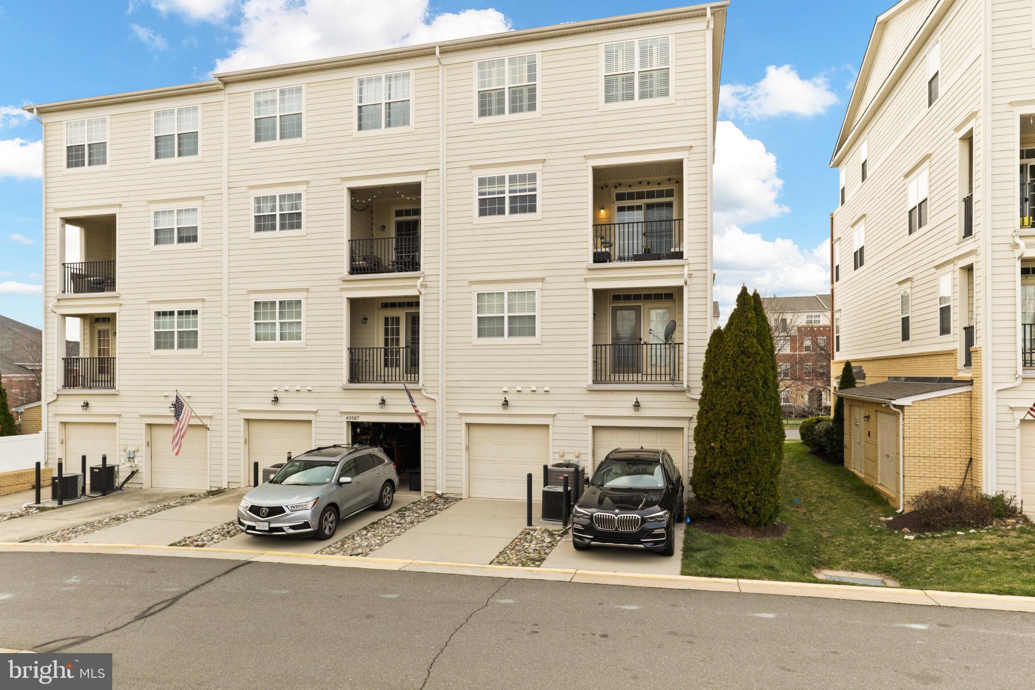 43589 McDowell Square Leesburg, VA 20176 - Photo 40 of 47 Garage