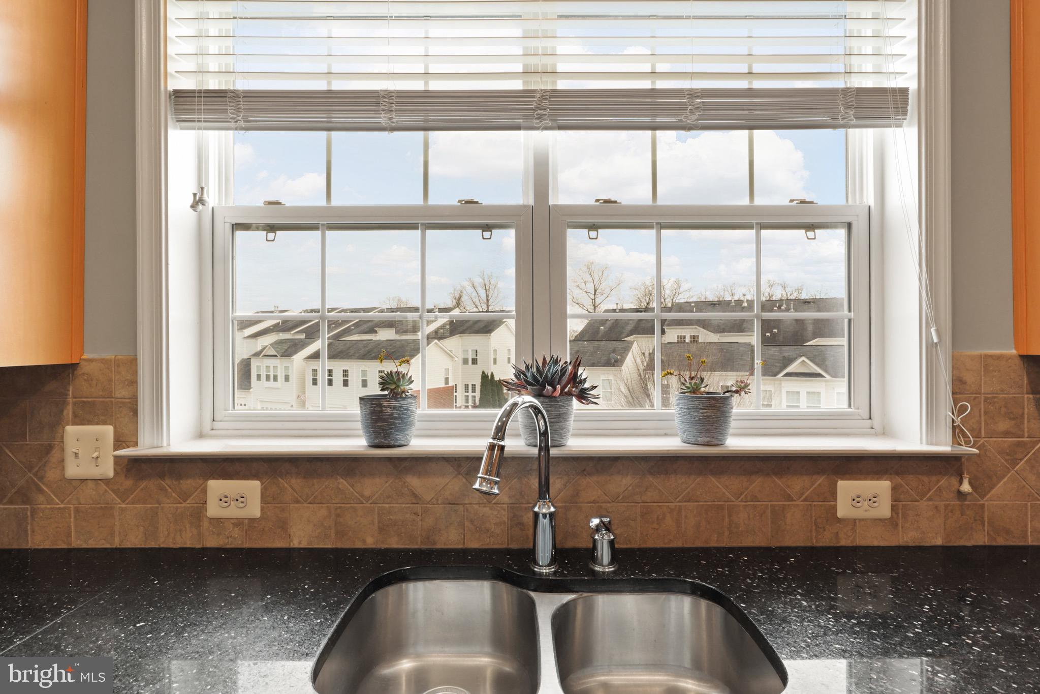 43589 McDowell Square Leesburg, VA 20176 - Photo 6 of 47